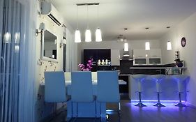 Apartment Leona